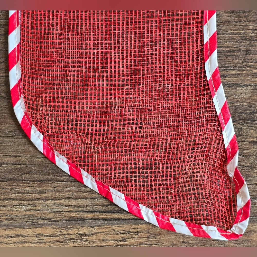 2 Vintage Red Plastic Mesh Christmas Stockings - Picture 4 of 7